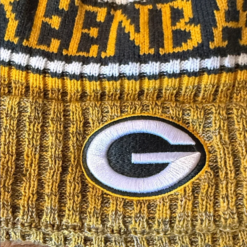New Era Authentic Packers Green Bay NFL Cold Weather Pom Cuffed Knit Beanie Hat